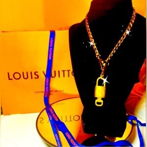 LOUIS VUITTON Lock & Key: #344 on Unbranded NWT Bag Charm/Keychain, EUC